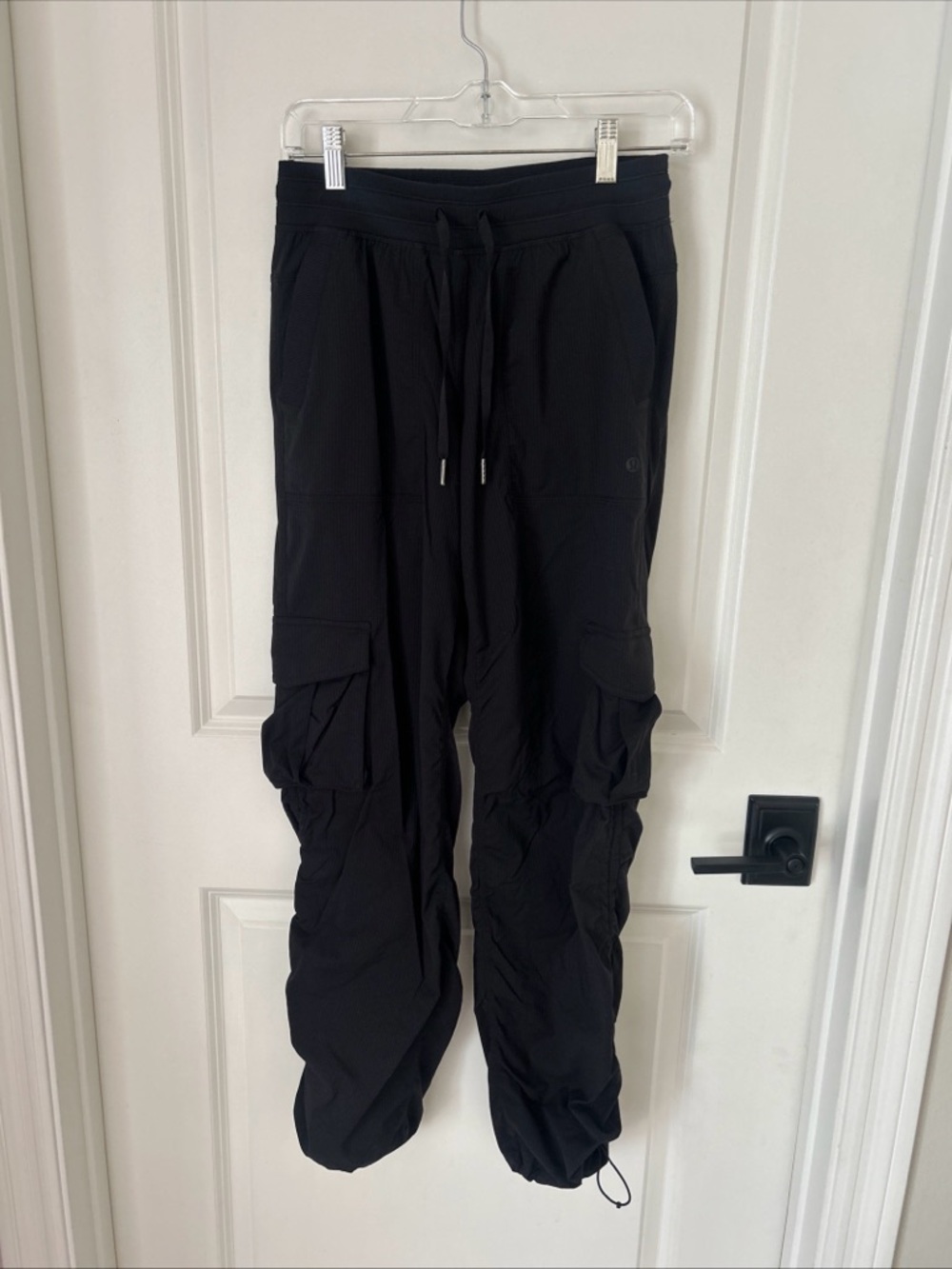 LULULEMON DANCE STUDIO BLACK RELAXED FIT MID RISE CARGO PANTS WOMEN’S SIZE XS